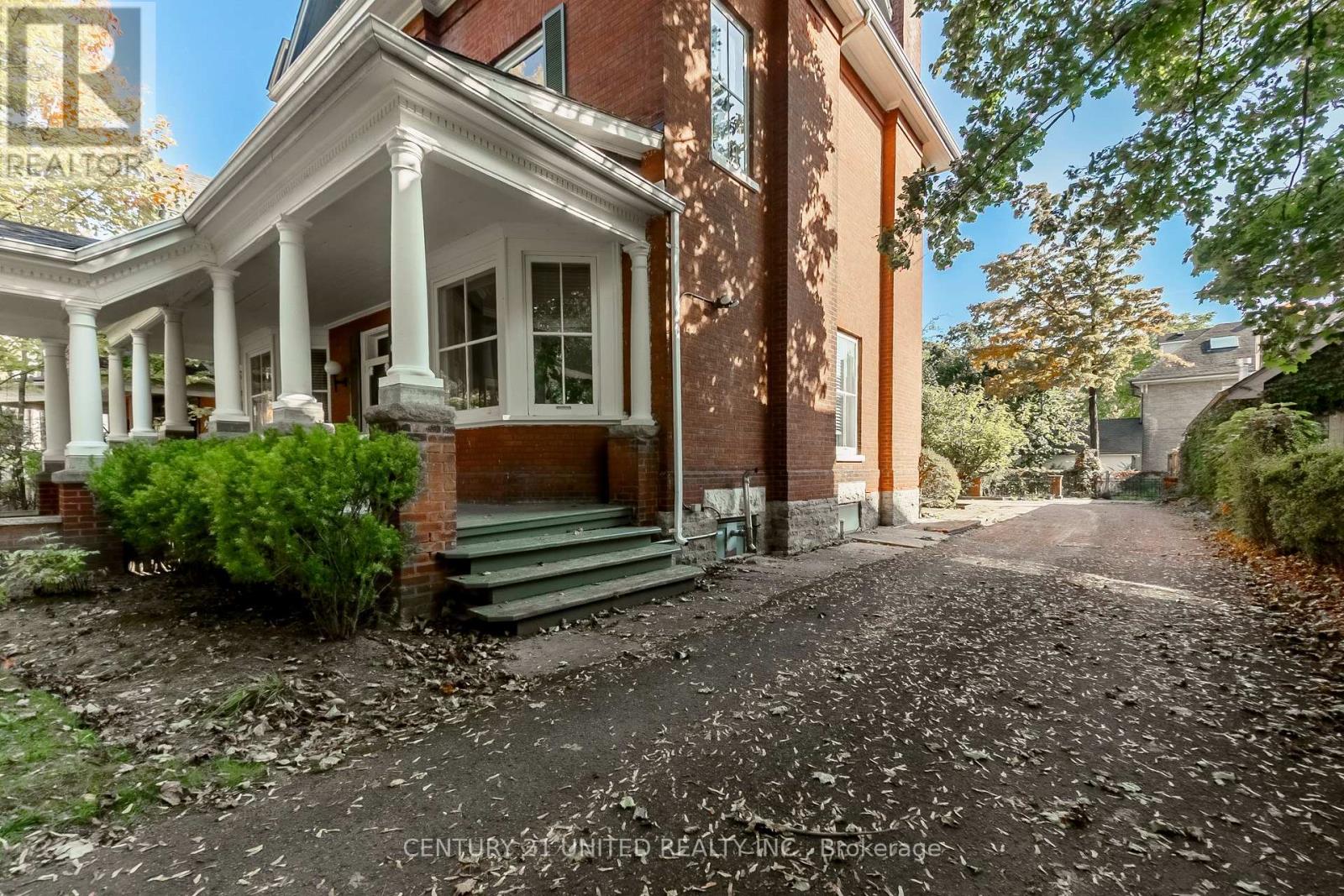 463 Hunter Street W, Peterborough (Town Ward 3), Ontario  K9H 2M7 - Photo 45 - X12449068