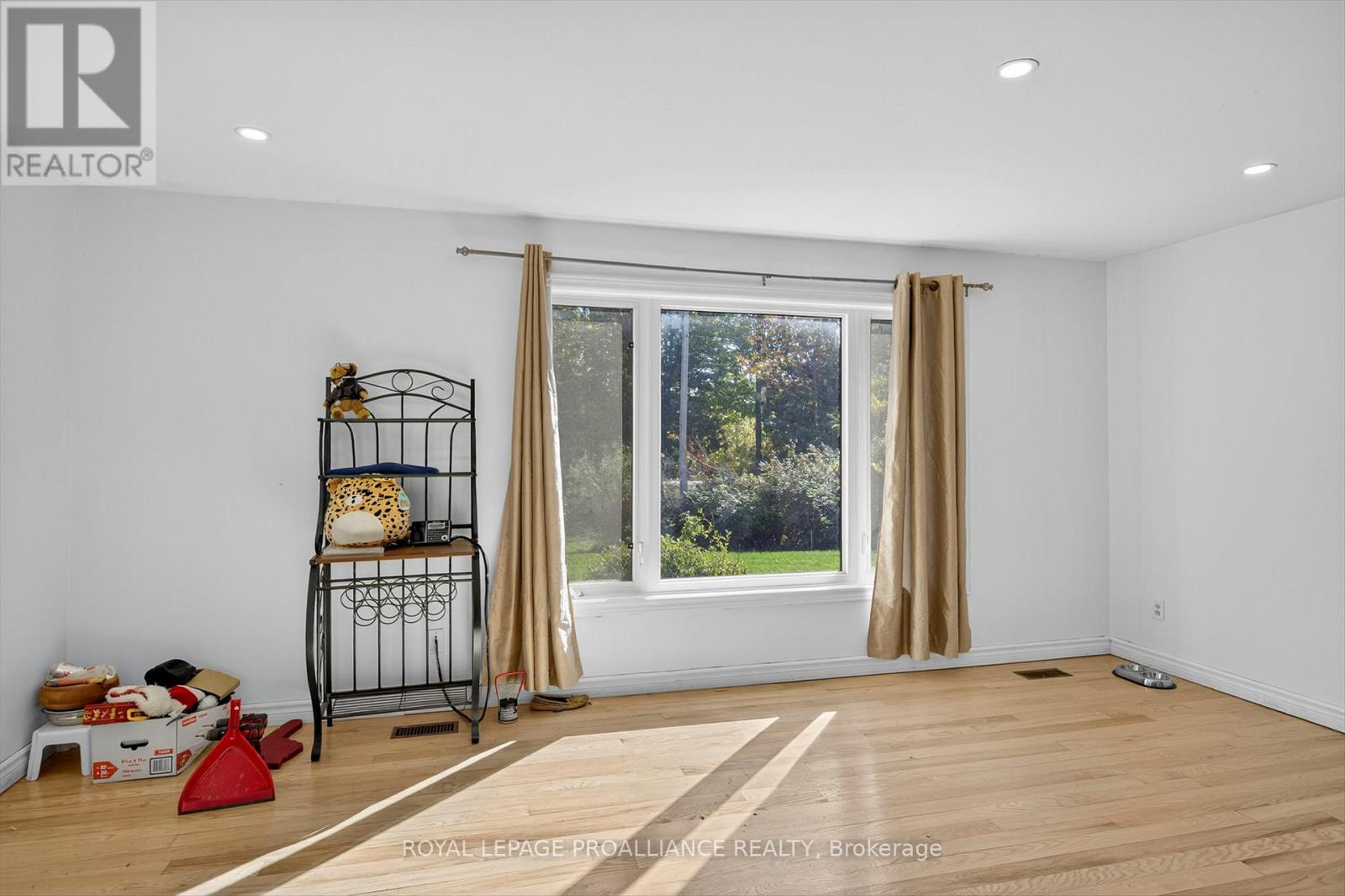 1592 12th Line Smith, Selwyn, Ontario  K0L 2H0 - Photo 12 - X12449206