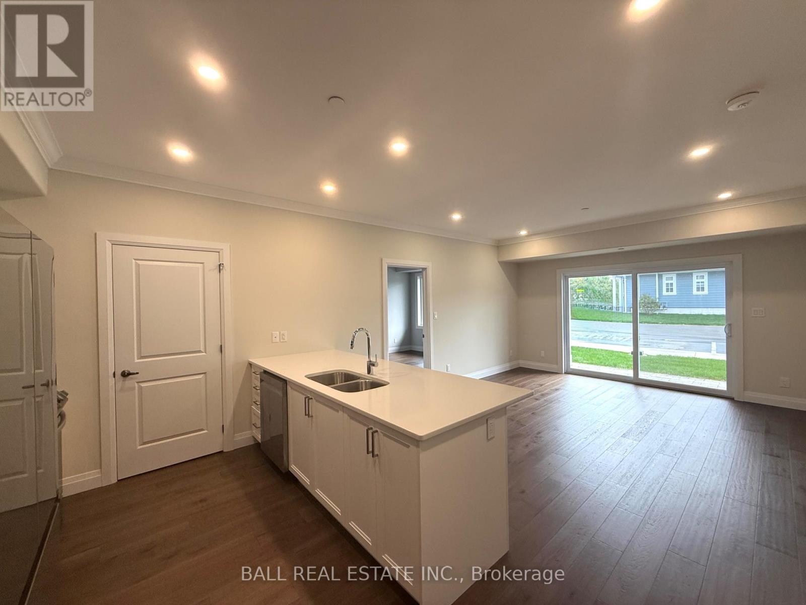 102 - 19 Hampton Lane, Selwyn, Ontario  K0L 2H0 - Photo 5 - X12449493