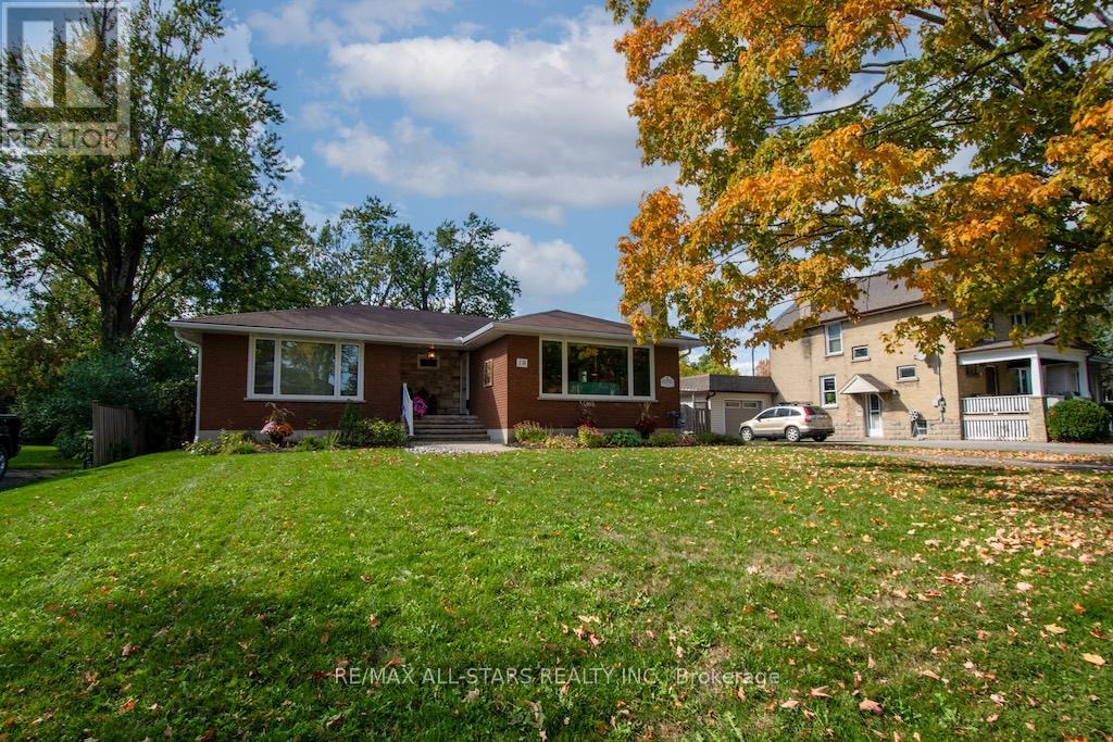 19 Adelaide Street S, Kawartha Lakes (Lindsay), Ontario  K9V 3J4 - Photo 3 - X12449576