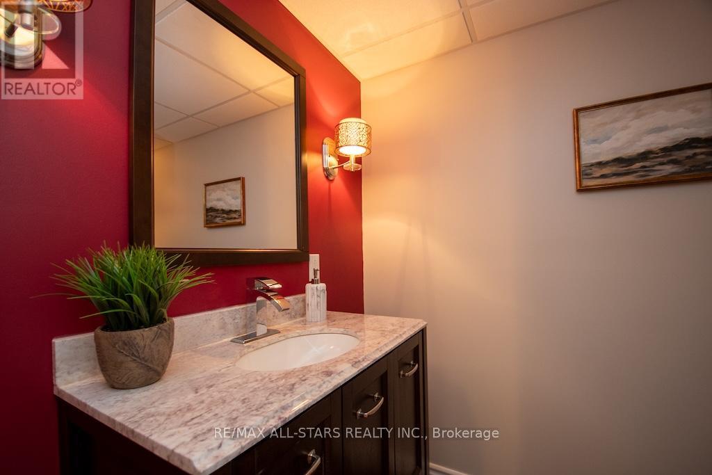 19 Adelaide Street S, Kawartha Lakes (Lindsay), Ontario  K9V 3J4 - Photo 30 - X12449576