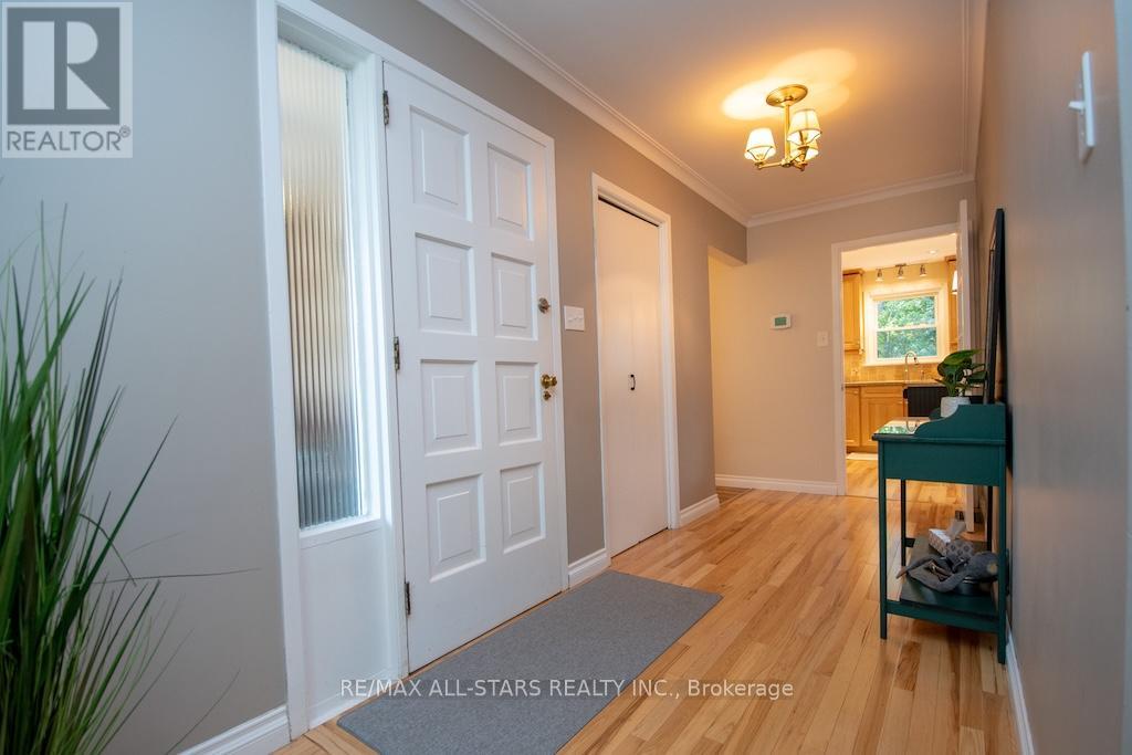 19 Adelaide Street S, Kawartha Lakes (Lindsay), Ontario  K9V 3J4 - Photo 4 - X12449576