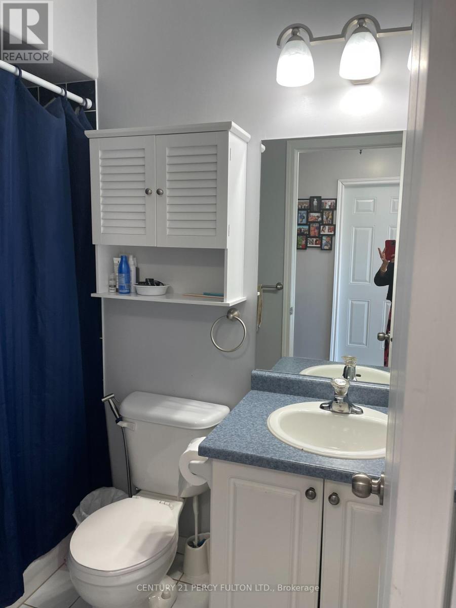 181 Parcells Crescent, Peterborough (Otonabee Ward 1), Ontario  K9K 2P2 - Photo 11 - X12450069