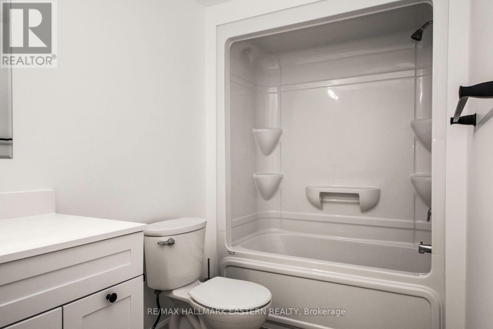 Unit 6 - 53 Leahys Lane, Peterborough (Ashburnham Ward 4), Ontario  K9H 2G9 - Photo 8 - X12450464