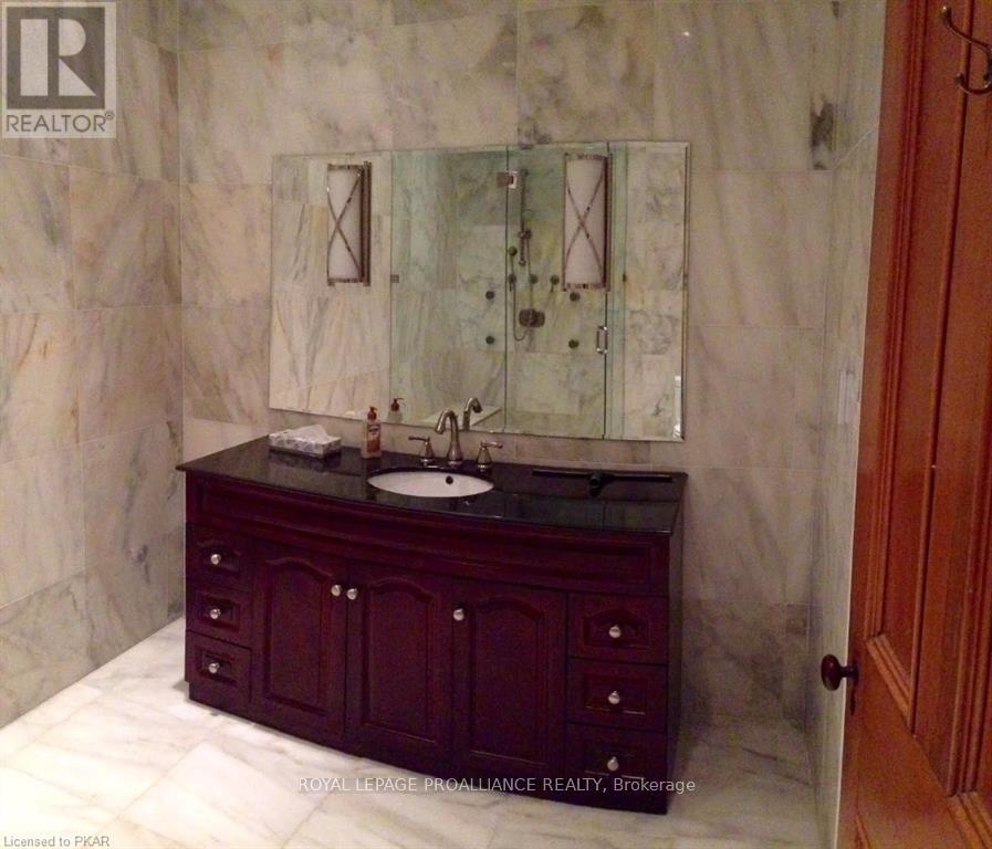 199 Dalhousie Street, Peterborough (Town Ward 3), Ontario  K9J 2M1 - Photo 10 - X12451169