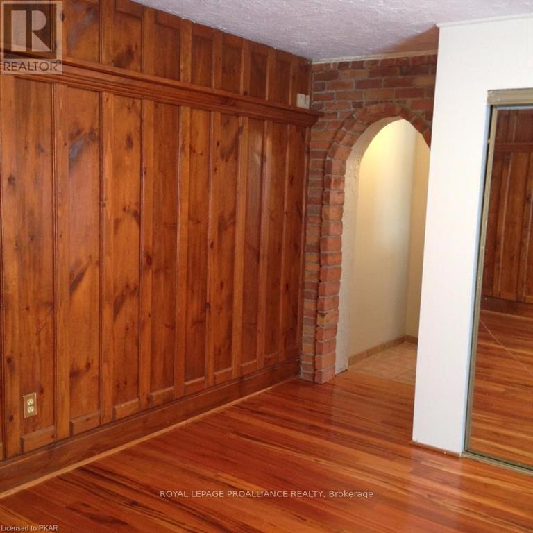 199 Dalhousie Street, Peterborough (Town Ward 3), Ontario  K9J 2M1 - Photo 12 - X12451169