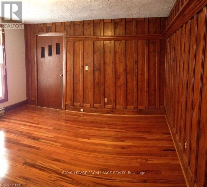 199 Dalhousie Street, Peterborough (Town Ward 3), Ontario  K9J 2M1 - Photo 13 - X12451169