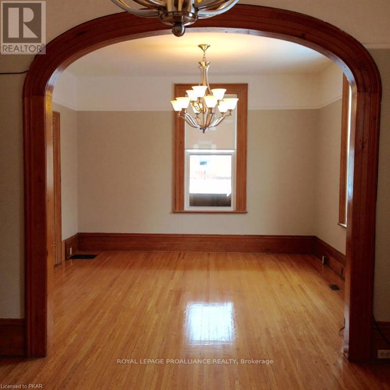 199 Dalhousie Street, Peterborough (Town Ward 3), Ontario  K9J 2M1 - Photo 5 - X12451169