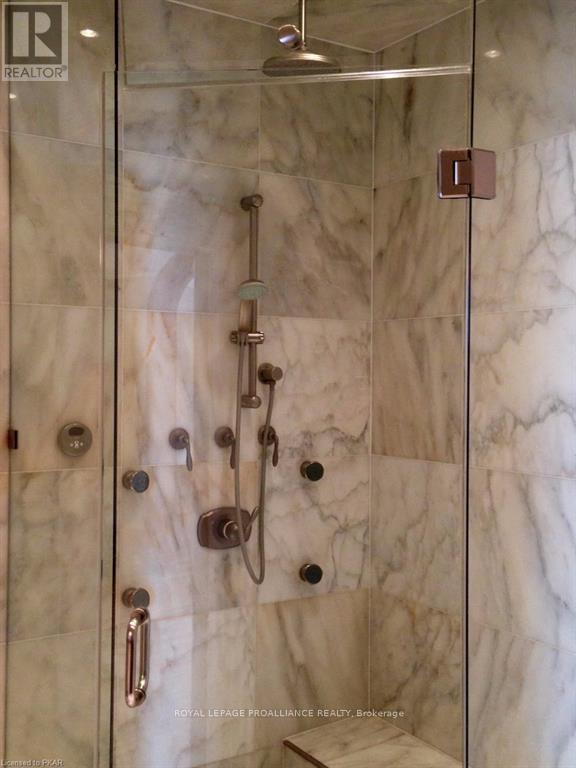 199 Dalhousie Street, Peterborough (Town Ward 3), Ontario  K9J 2M1 - Photo 8 - X12451169