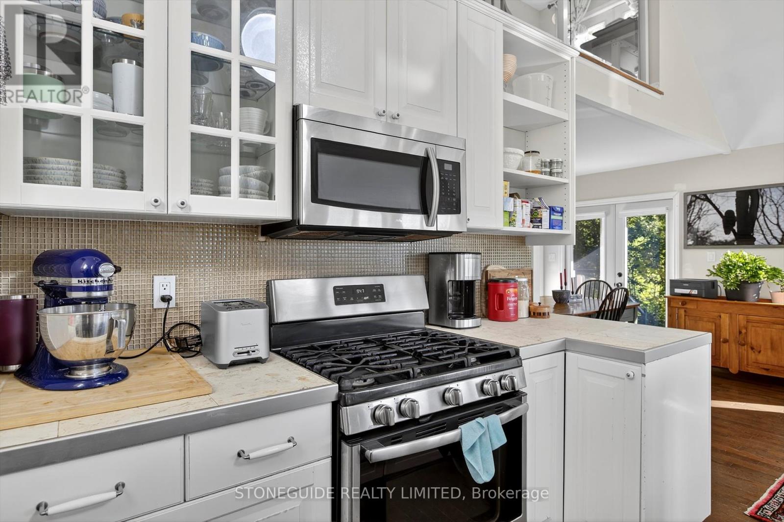 122 Fradette Avenue, Peterborough (Otonabee Ward 1), Ontario  K9J 1T5 - Photo 9 - X12451245