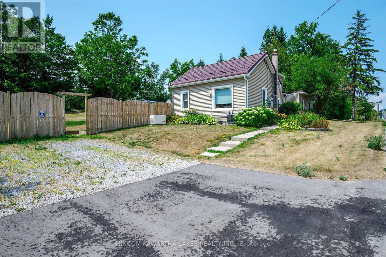 2466 Queen Mary Street, Cavan Monaghan (Cavan Twp), Ontario  L0A 1C0 - Photo 2 - X12451356