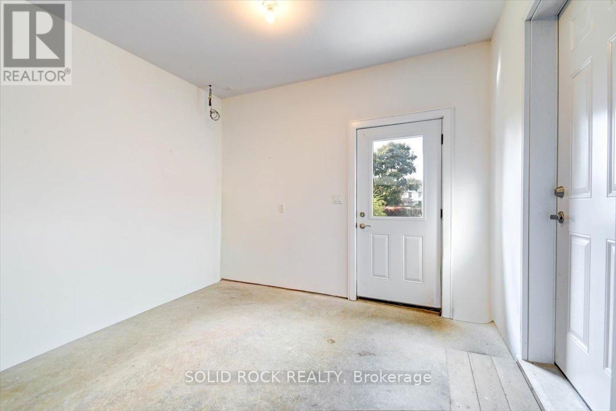 124 Cromwell Street, Trent Hills (Campbellford), Ontario  K0L 1L0 - Photo 37 - X12451266