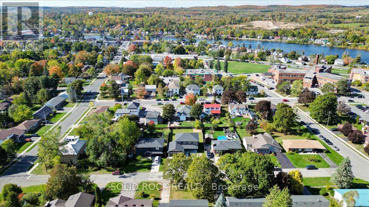 124 Cromwell Street, Trent Hills (Campbellford), Ontario  K0L 1L0 - Photo 42 - X12451266