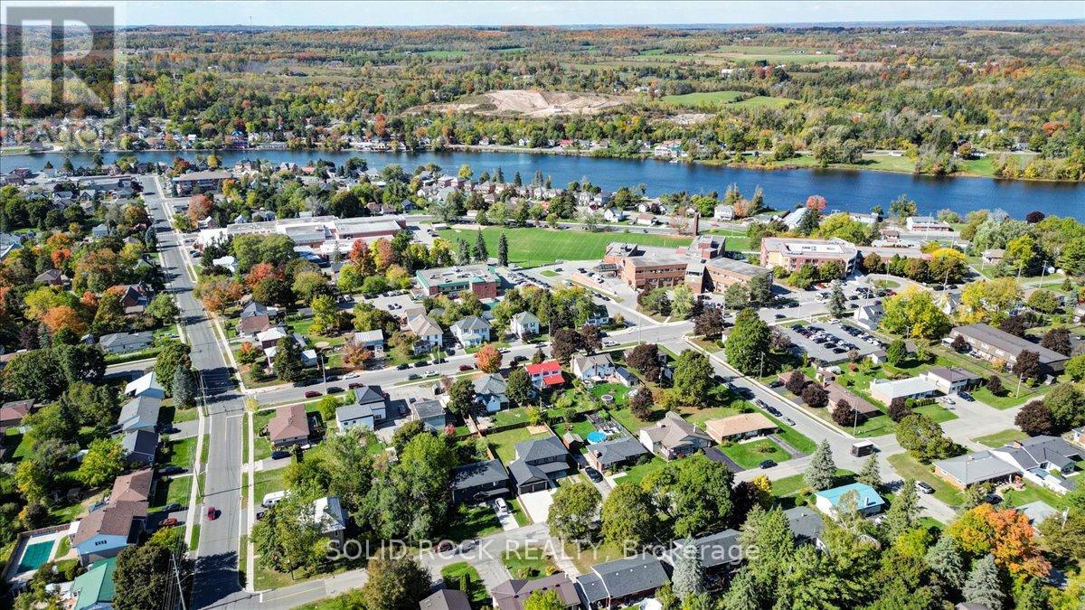 124 Cromwell Street, Trent Hills (Campbellford), Ontario  K0L 1L0 - Photo 43 - X12451266