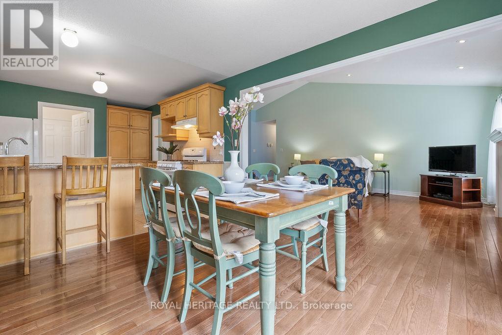 19 Thrushwood Trail, Kawartha Lakes (Lindsay), Ontario  K9V 0B1 - Photo 11 - X12451577