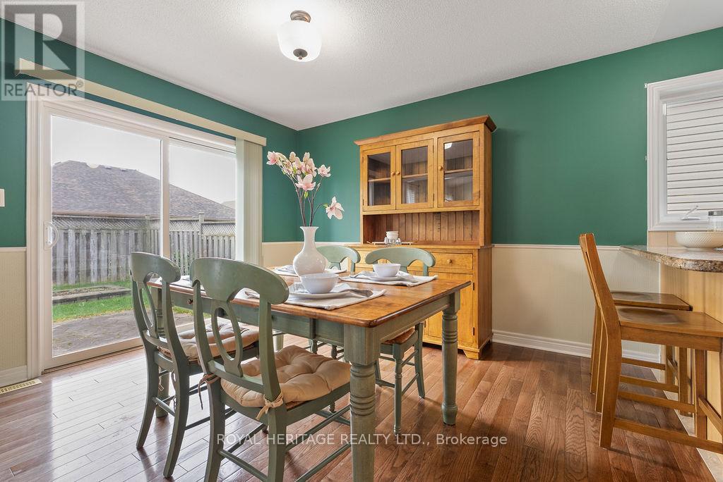 19 Thrushwood Trail, Kawartha Lakes (Lindsay), Ontario  K9V 0B1 - Photo 12 - X12451577