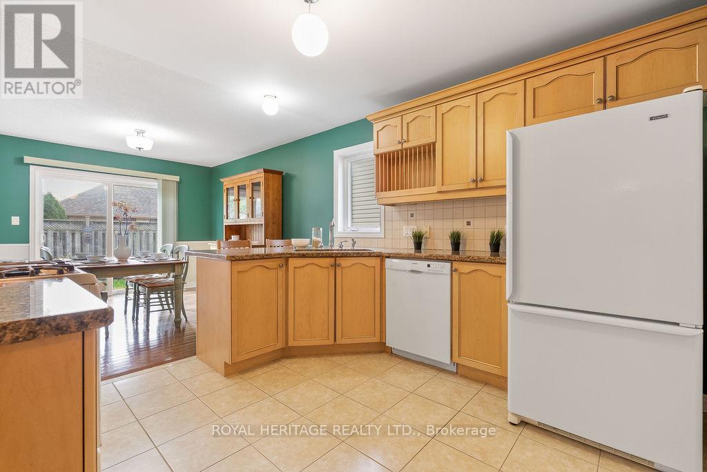 19 Thrushwood Trail, Kawartha Lakes (Lindsay), Ontario  K9V 0B1 - Photo 14 - X12451577