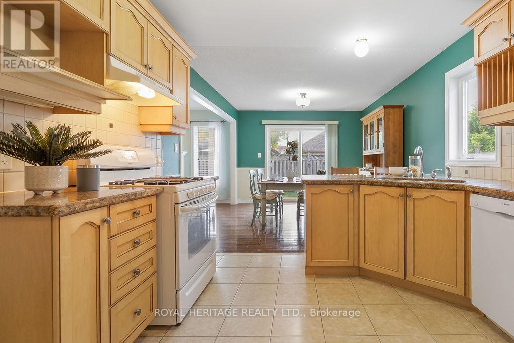 19 Thrushwood Trail, Kawartha Lakes (Lindsay), Ontario  K9V 0B1 - Photo 15 - X12451577