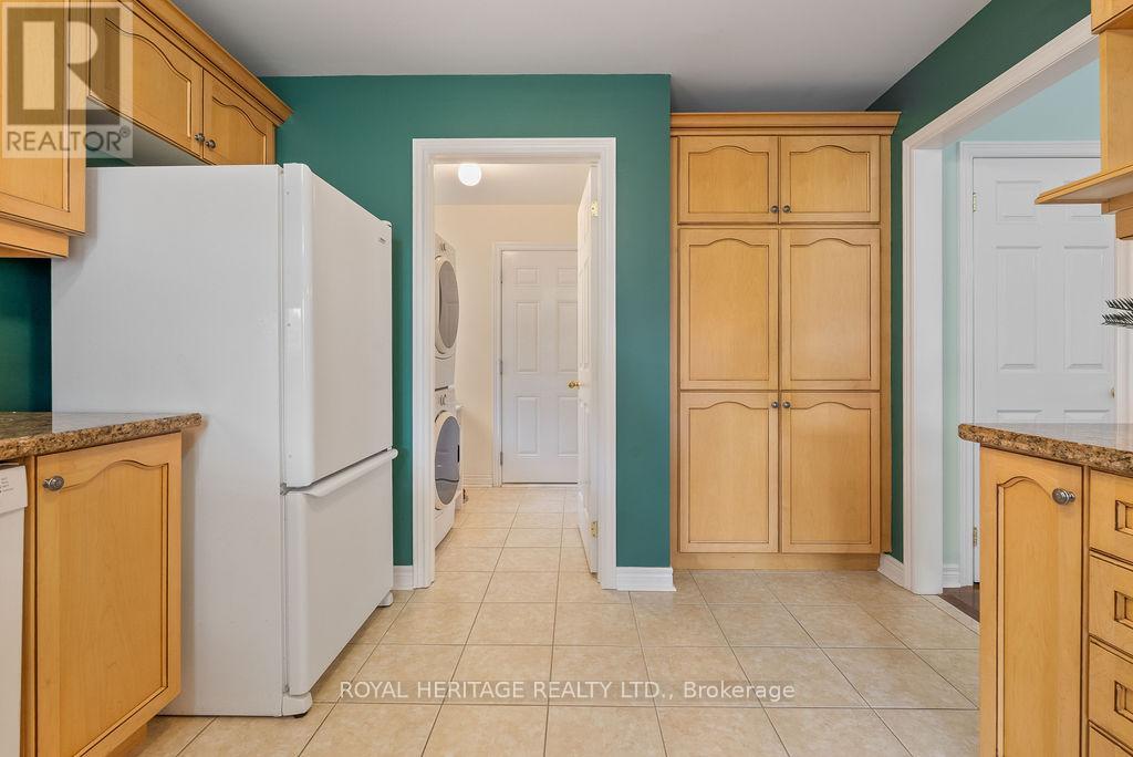 19 Thrushwood Trail, Kawartha Lakes (Lindsay), Ontario  K9V 0B1 - Photo 16 - X12451577