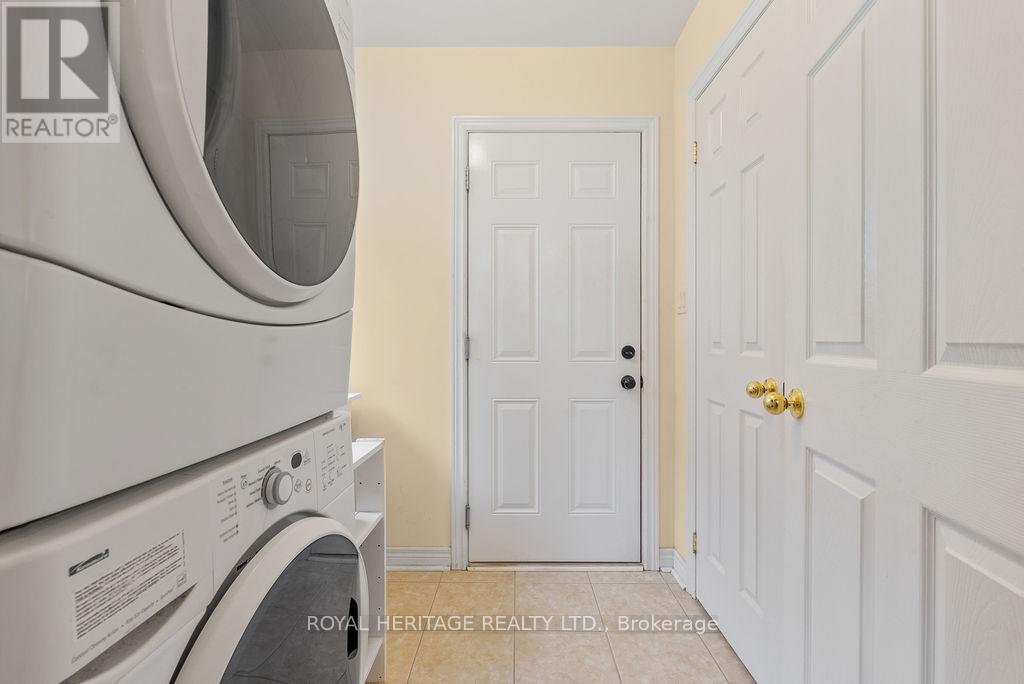 19 Thrushwood Trail, Kawartha Lakes (Lindsay), Ontario  K9V 0B1 - Photo 17 - X12451577