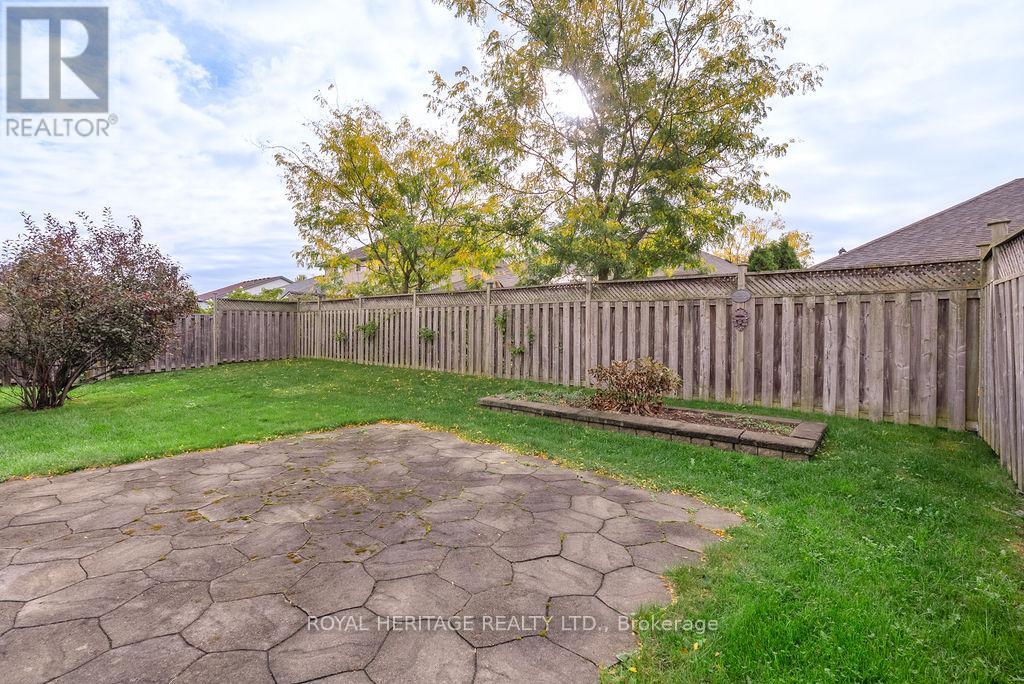 19 Thrushwood Trail, Kawartha Lakes (Lindsay), Ontario  K9V 0B1 - Photo 32 - X12451577