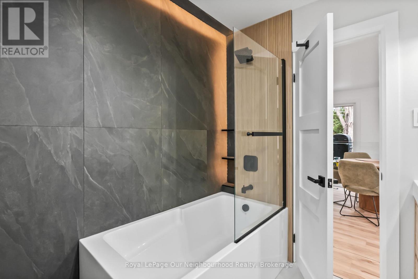 194 Snug Harbour Road, Kawartha Lakes (Lindsay), Ontario  K9V 4R6 - Photo 21 - X12451902