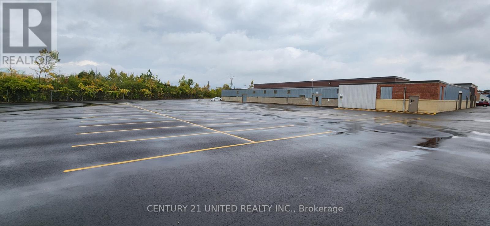 4 - 739 Monaghan Road, Peterborough (Otonabee Ward 1), Ontario  K9J 5J9 - Photo 3 - X12452003