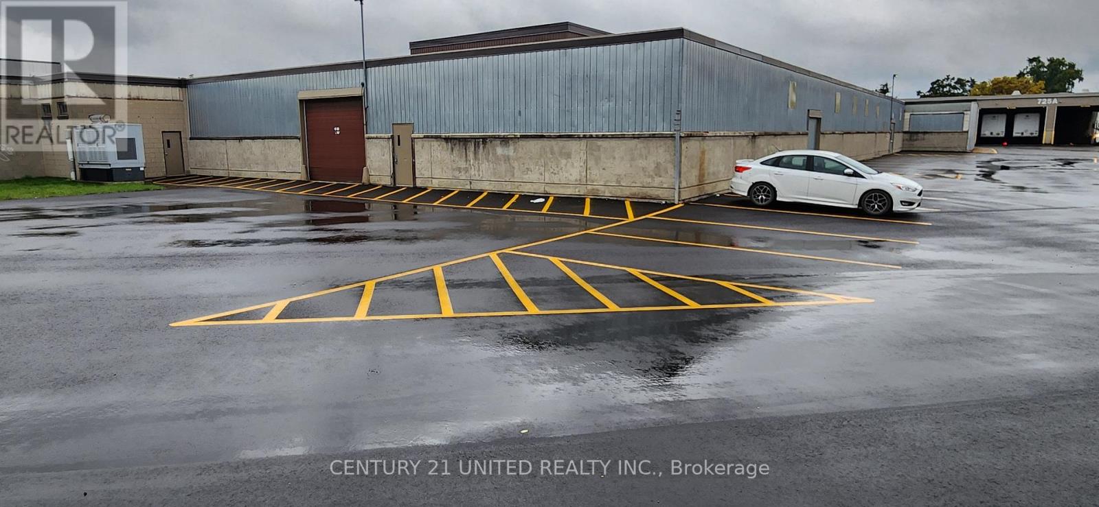 4 - 739 Monaghan Road, Peterborough (Otonabee Ward 1), Ontario  K9J 5J9 - Photo 4 - X12452003