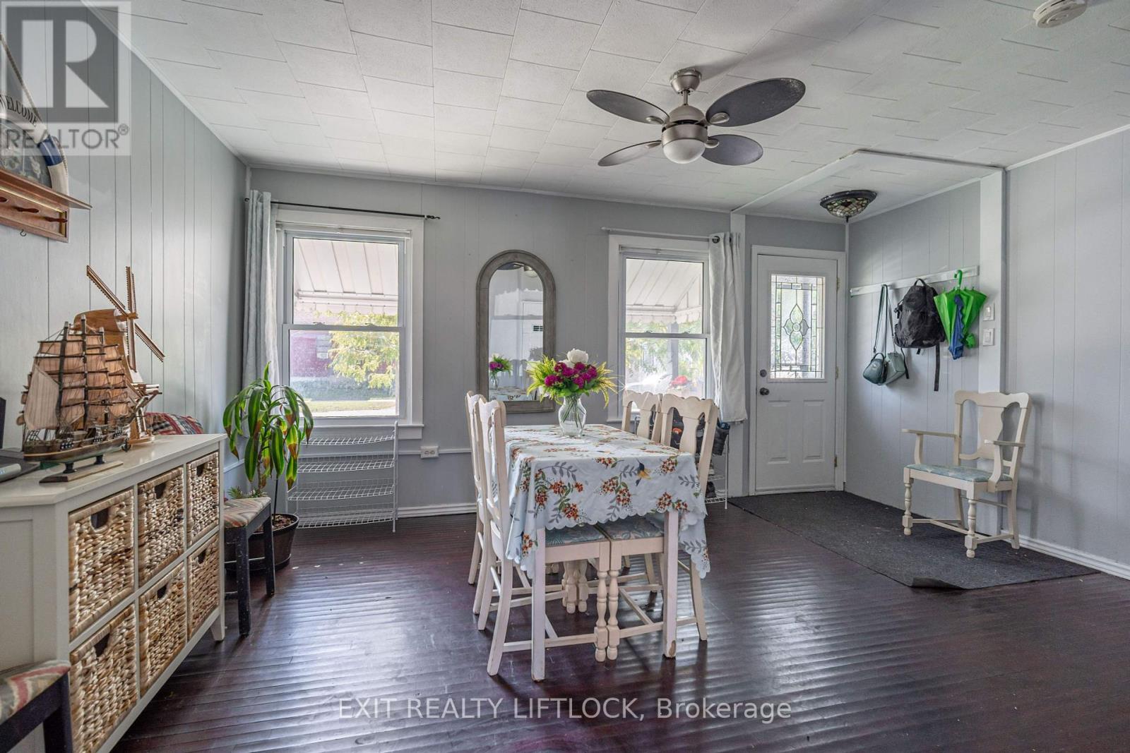 720 New Romaine Street, Peterborough (Otonabee Ward 1), Ontario  K9J 2E8 - Photo 7 - X12452092