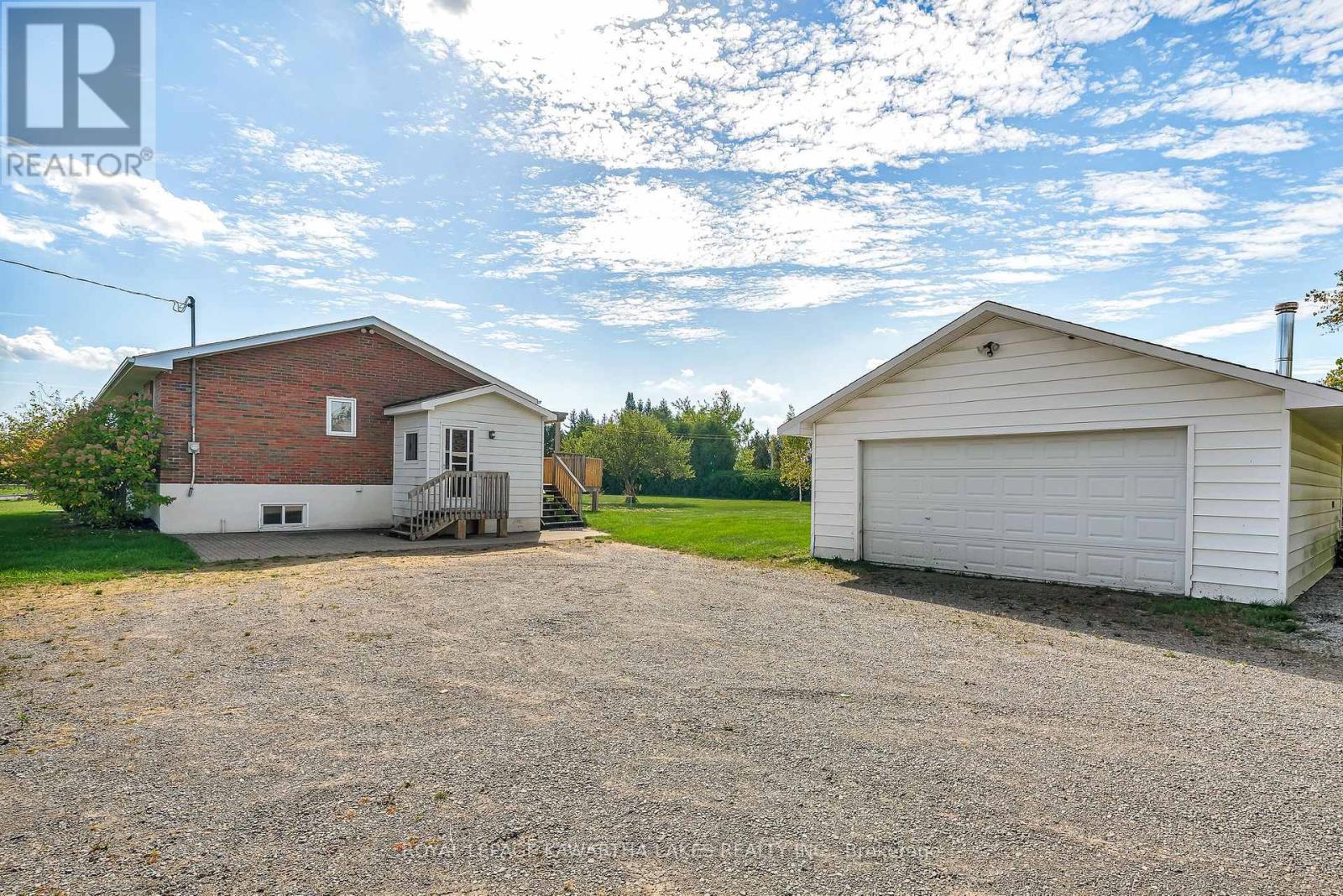 1240 Meadowview Road, Kawartha Lakes (Emily), Ontario  K0L 2W0 - Photo 10 - X12452116