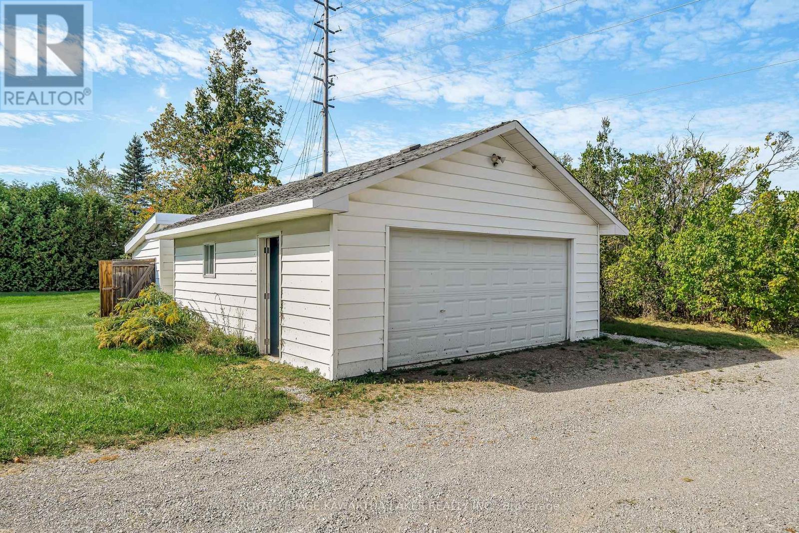 1240 Meadowview Road, Kawartha Lakes (Emily), Ontario  K0L 2W0 - Photo 11 - X12452116