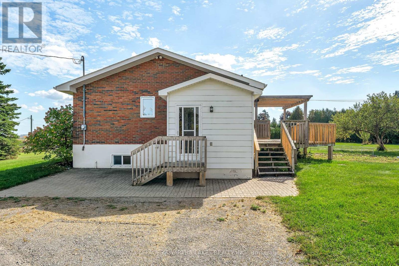 1240 Meadowview Road, Kawartha Lakes (Emily), Ontario  K0L 2W0 - Photo 12 - X12452116