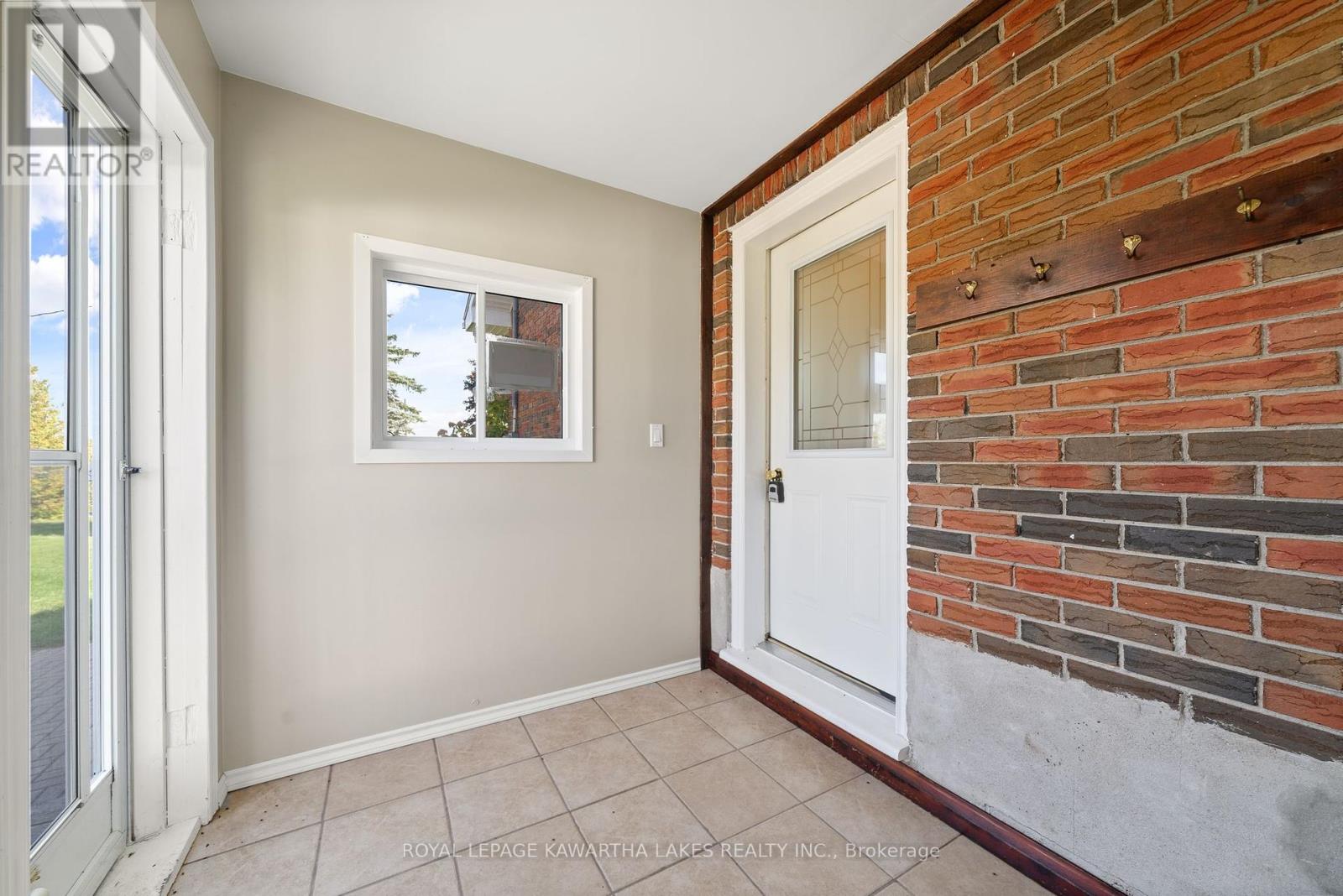 1240 Meadowview Road, Kawartha Lakes (Emily), Ontario  K0L 2W0 - Photo 14 - X12452116