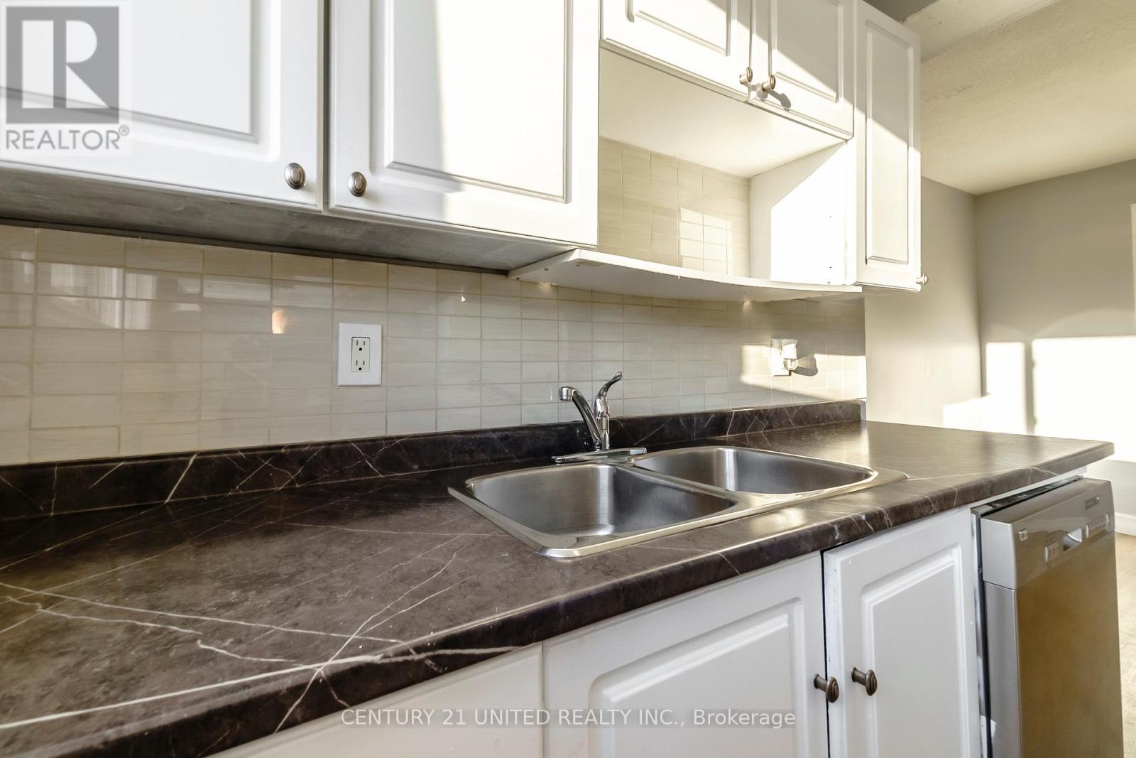 61 - 996 Sydenham Road, Peterborough (Ashburnham Ward 4), Ontario  K9J 7V7 - Photo 10 - X12452217