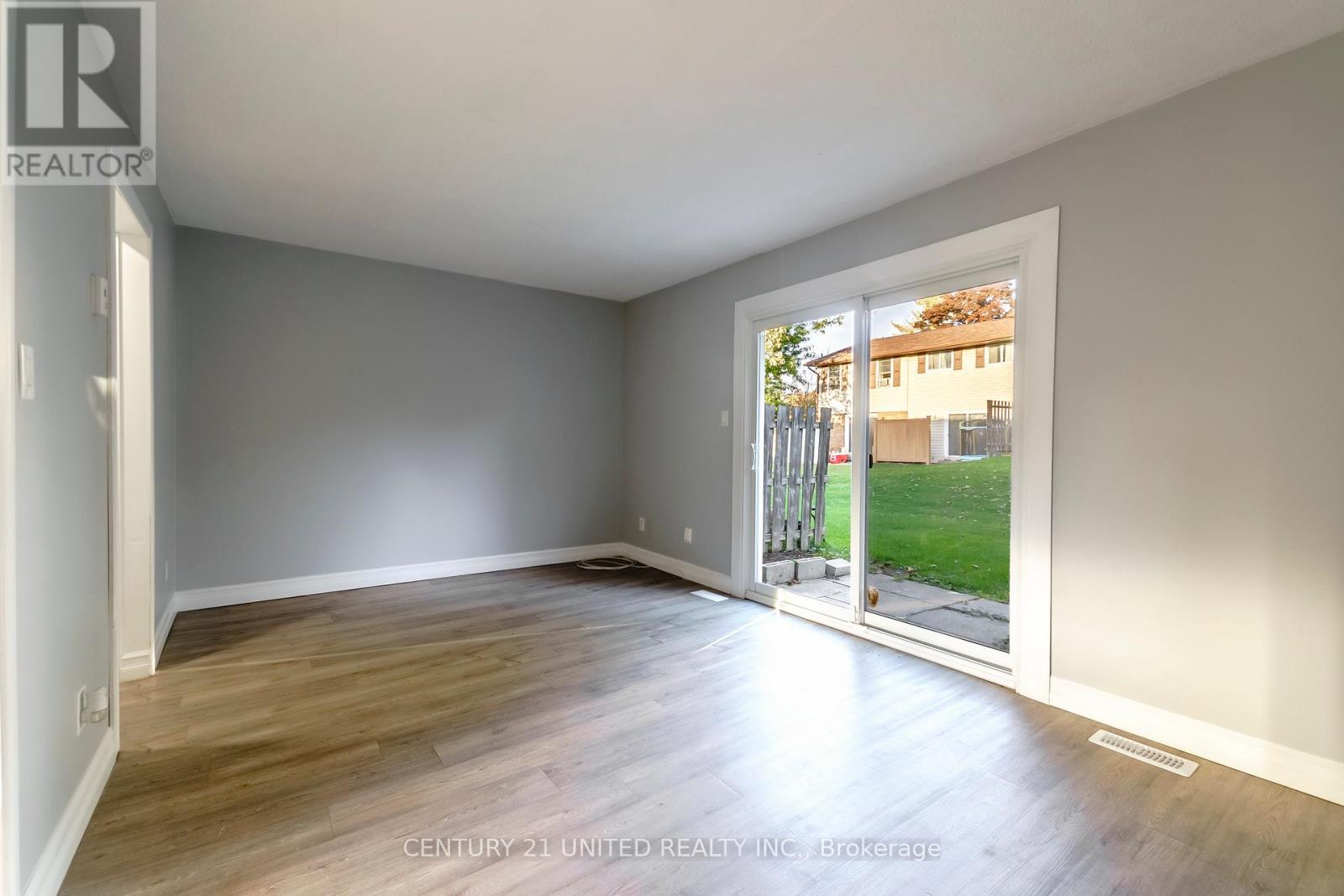 61 - 996 Sydenham Road, Peterborough (Ashburnham Ward 4), Ontario  K9J 7V7 - Photo 5 - X12452217