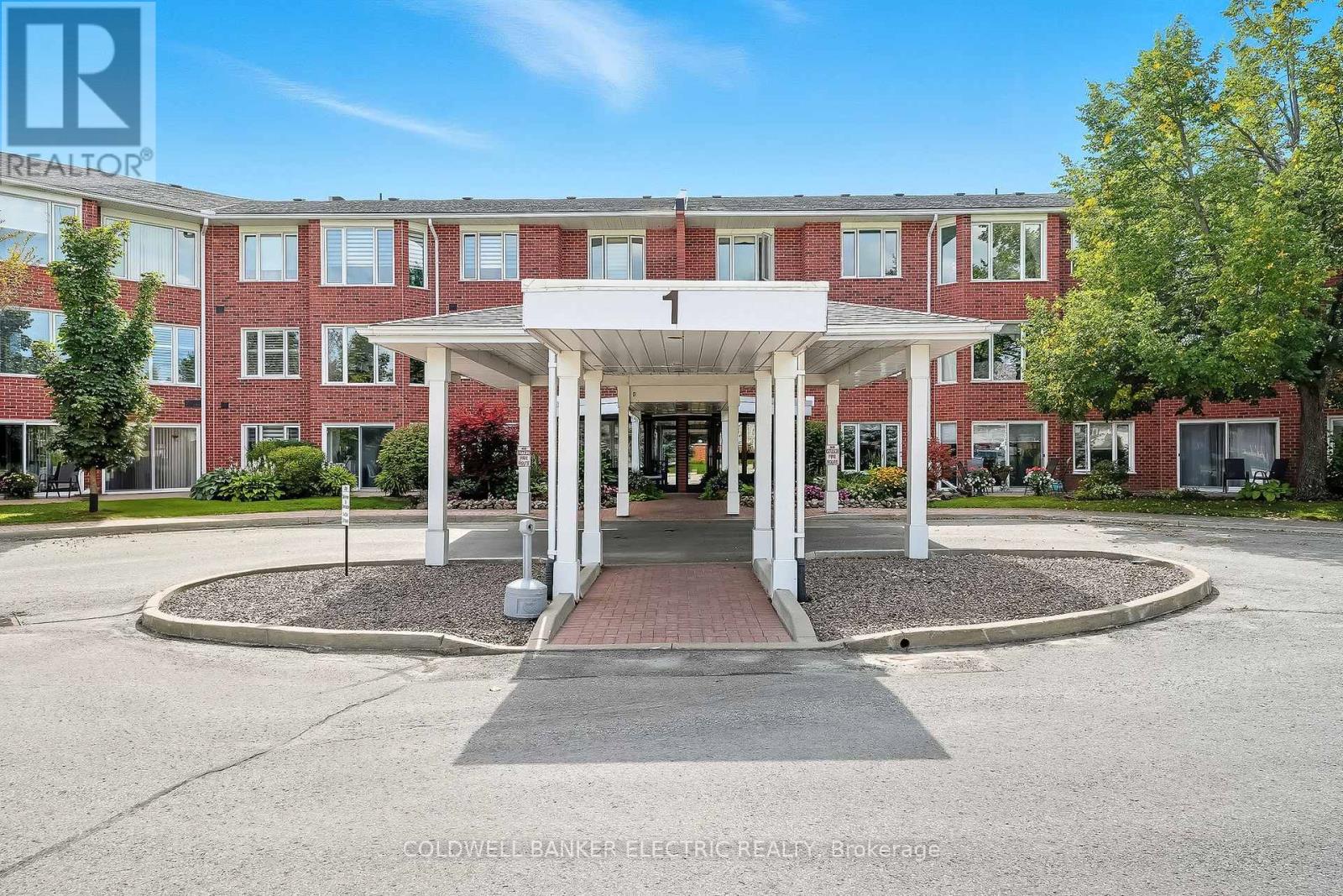 301 - 1 Heritage Way, Kawartha Lakes (Lindsay), Ontario  K9V 5P9 - Photo 1 - X12452338