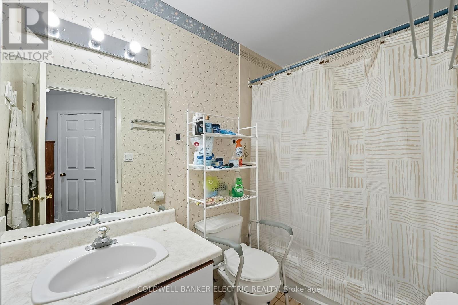 301 - 1 Heritage Way, Kawartha Lakes (Lindsay), Ontario  K9V 5P9 - Photo 12 - X12452338