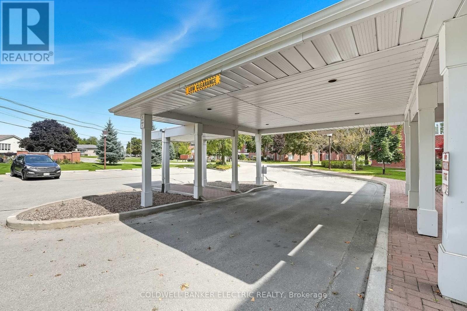 301 - 1 Heritage Way, Kawartha Lakes (Lindsay), Ontario  K9V 5P9 - Photo 5 - X12452338