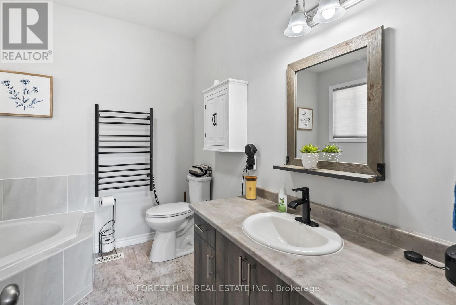 15 Lords Drive, Trent Hills (Hastings), Ontario  K0L 1Y0 - Photo 10 - X12452483