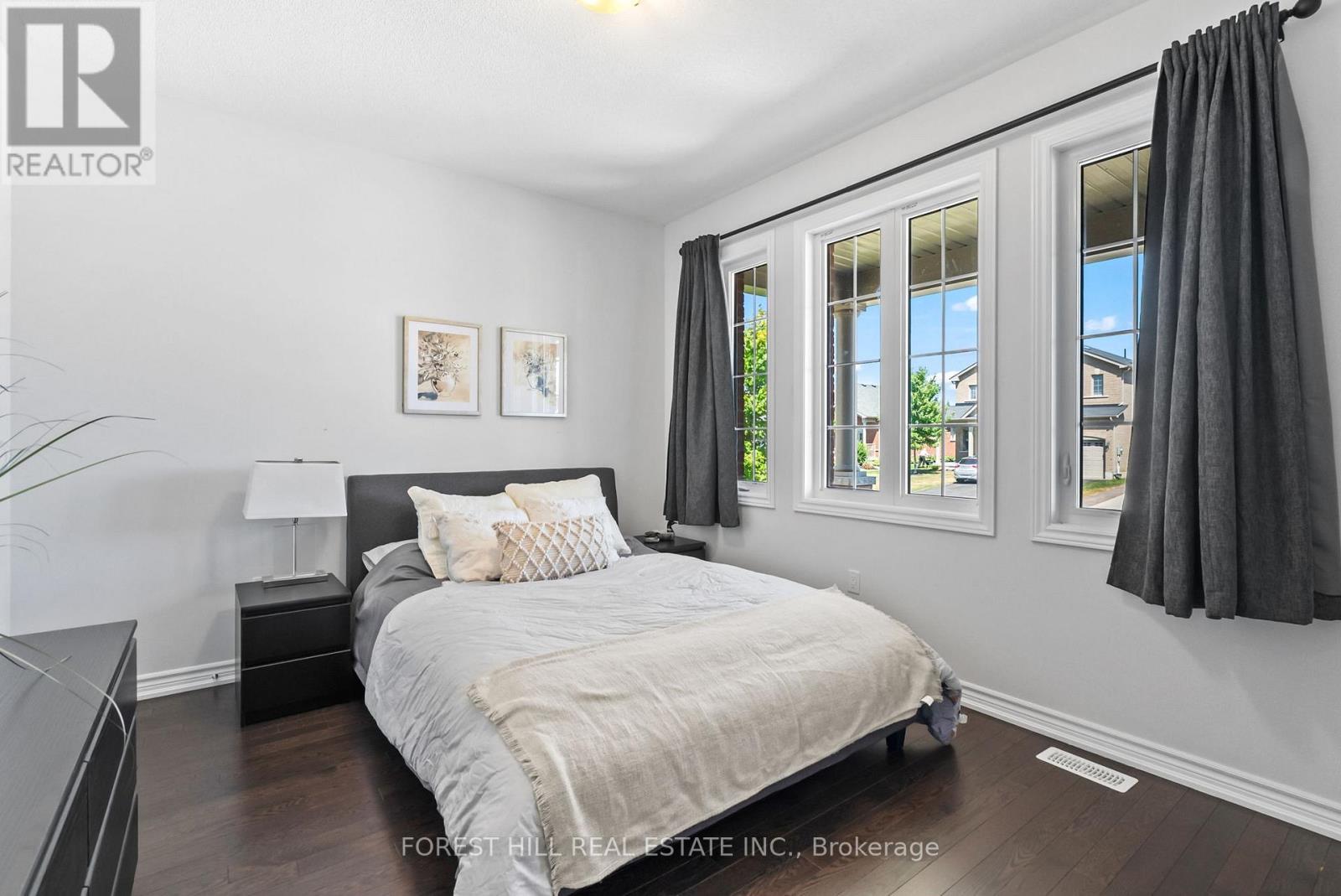 15 Lords Drive, Trent Hills (Hastings), Ontario  K0L 1Y0 - Photo 3 - X12452483