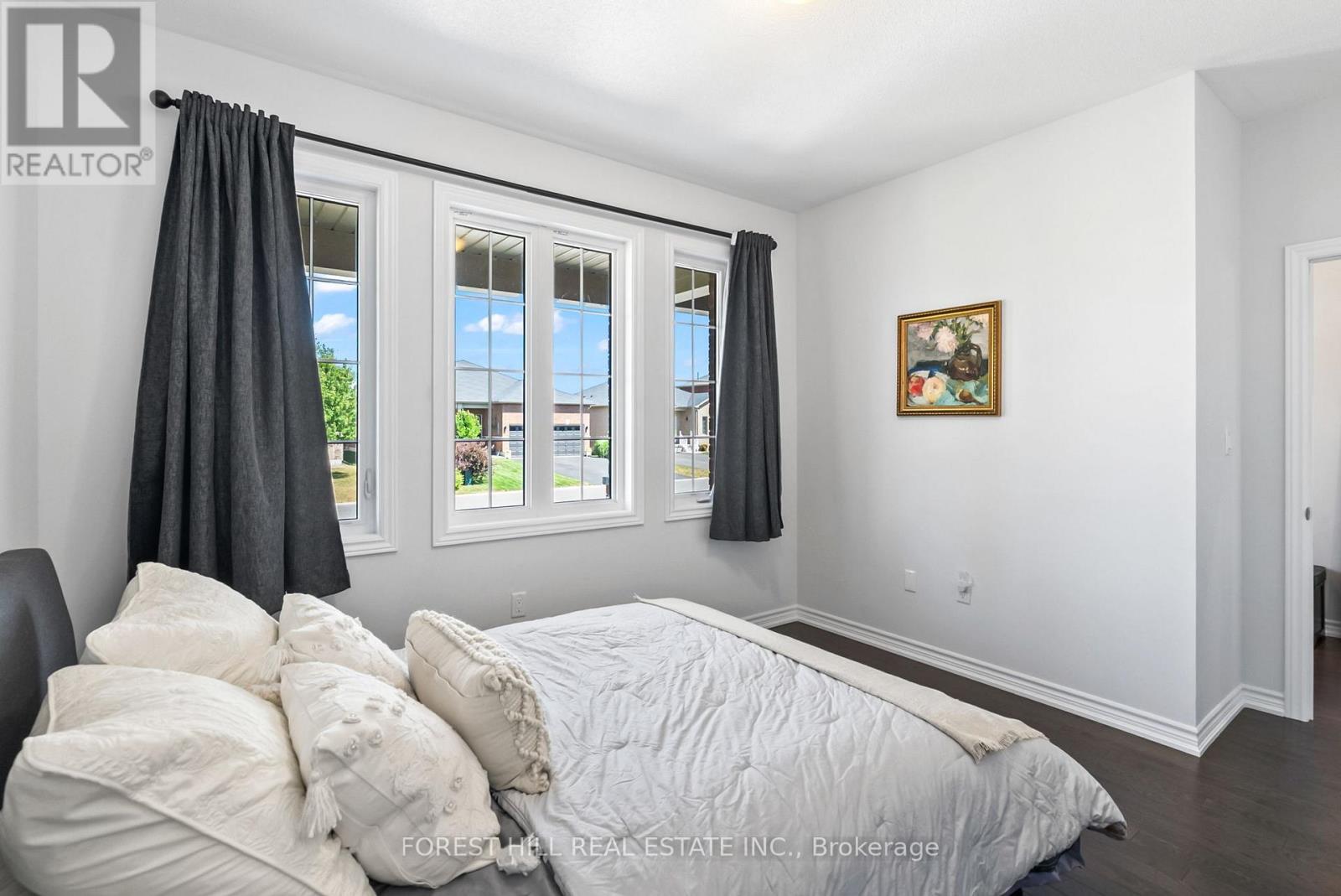 15 Lords Drive, Trent Hills (Hastings), Ontario  K0L 1Y0 - Photo 4 - X12452483