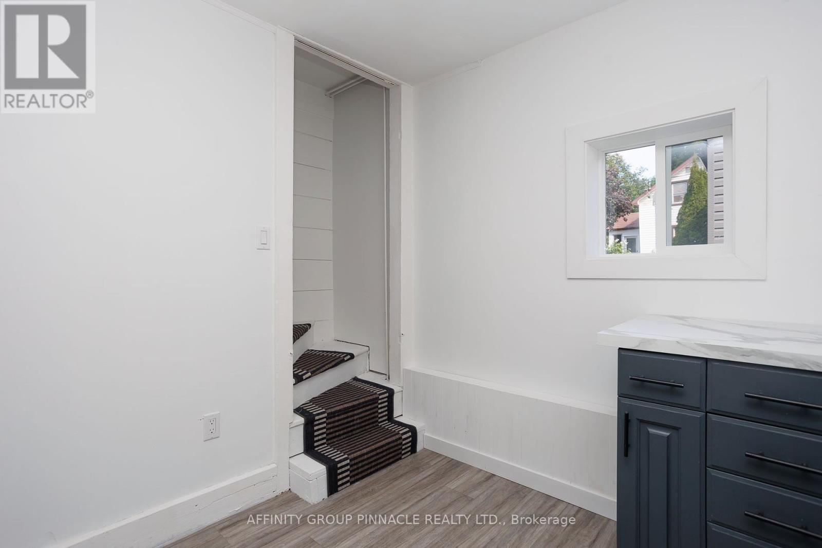 6 Duke Street, Kawartha Lakes (Lindsay), Ontario  K9V 2K4 - Photo 23 - X12452788