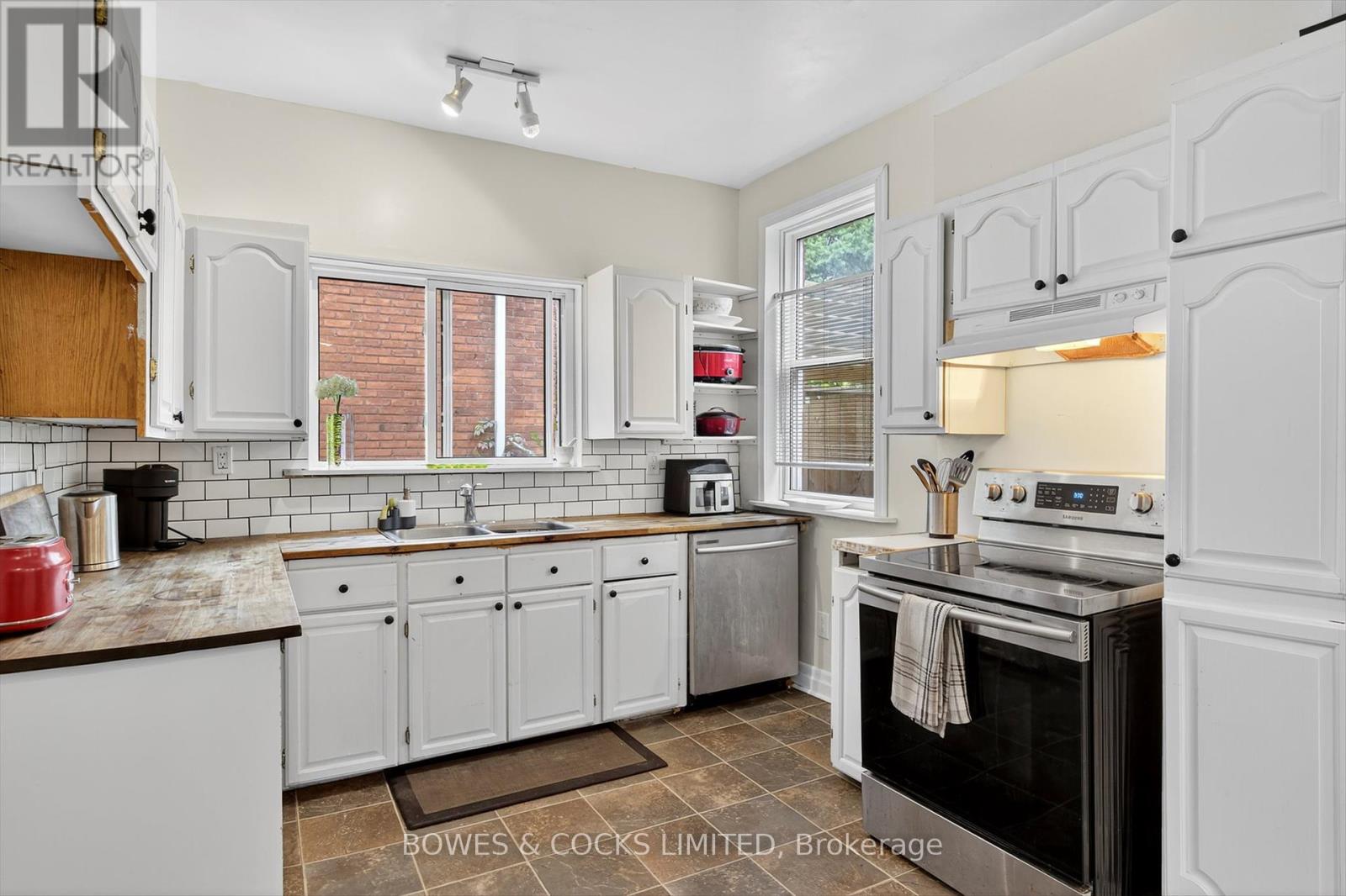597 Bolivar Street, Peterborough (Town Ward 3), Ontario  K9J 4R9 - Photo 14 - X12452850