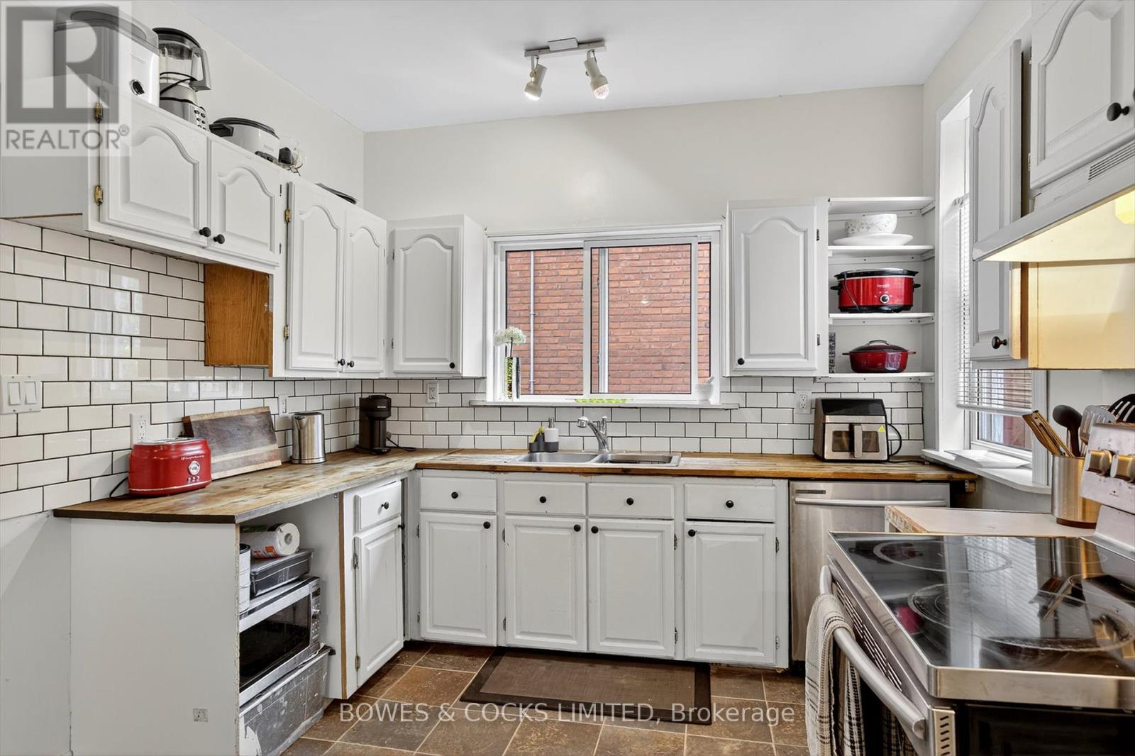 597 Bolivar Street, Peterborough (Town Ward 3), Ontario  K9J 4R9 - Photo 15 - X12452850