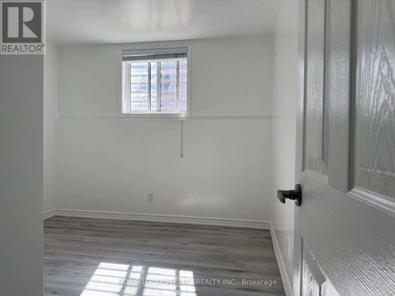 Bsmt - 23 Division Street, St. Catharines (E. Chester), Ontario  K9L 1J4 - Photo 2 - X12453221