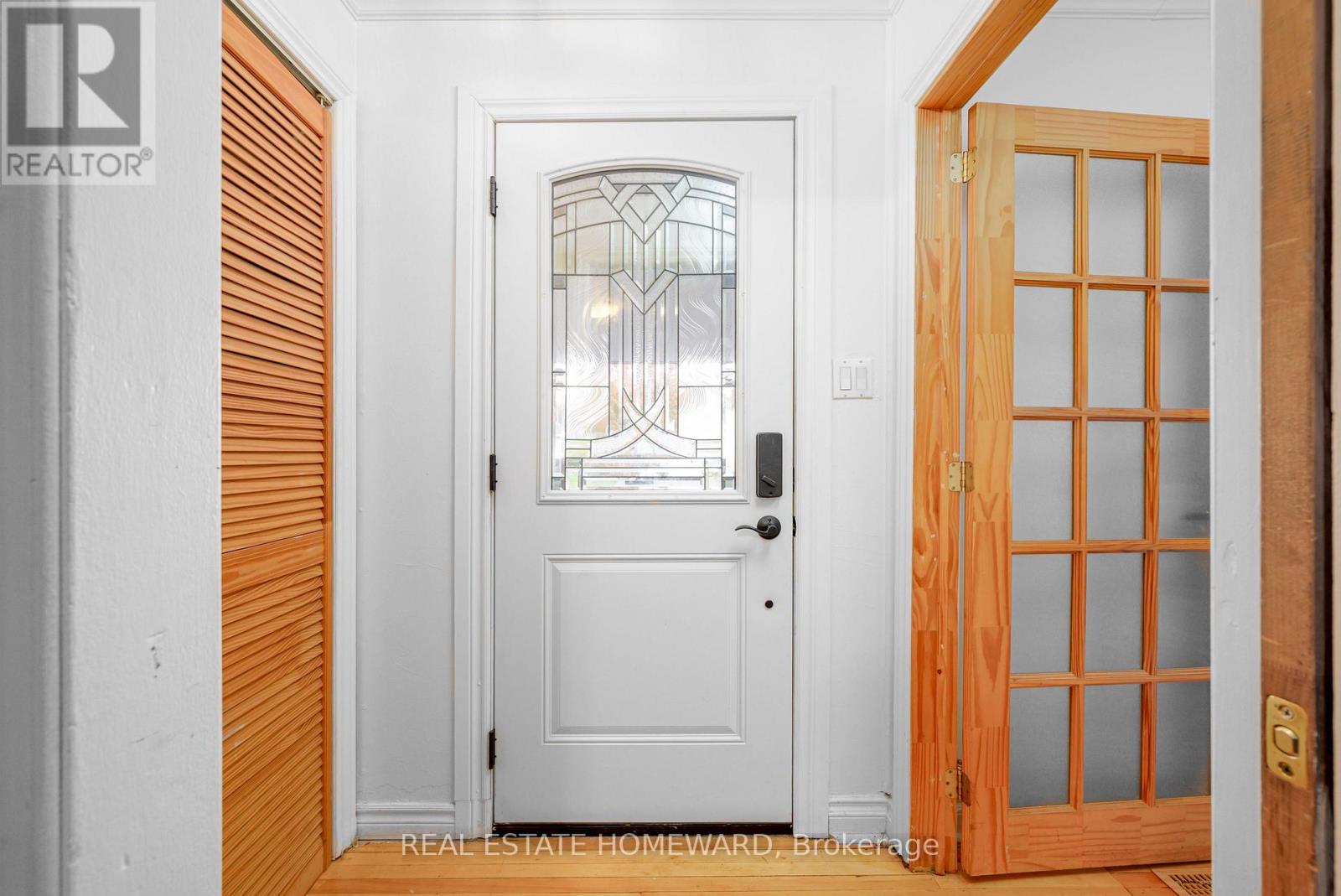 521 O'connell Road, Peterborough (Otonabee Ward 1), Ontario  K9J 4E2 - Photo 4 - X12453415