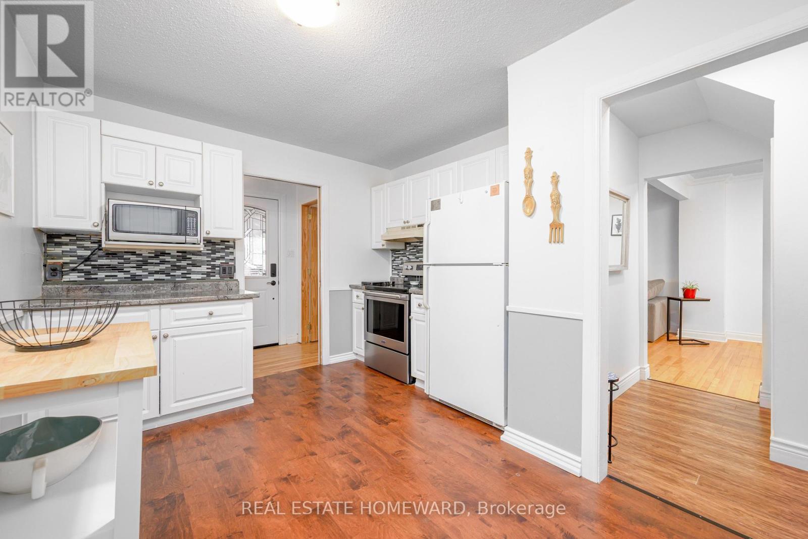 521 O'connell Road, Peterborough (Otonabee Ward 1), Ontario  K9J 4E2 - Photo 5 - X12453415