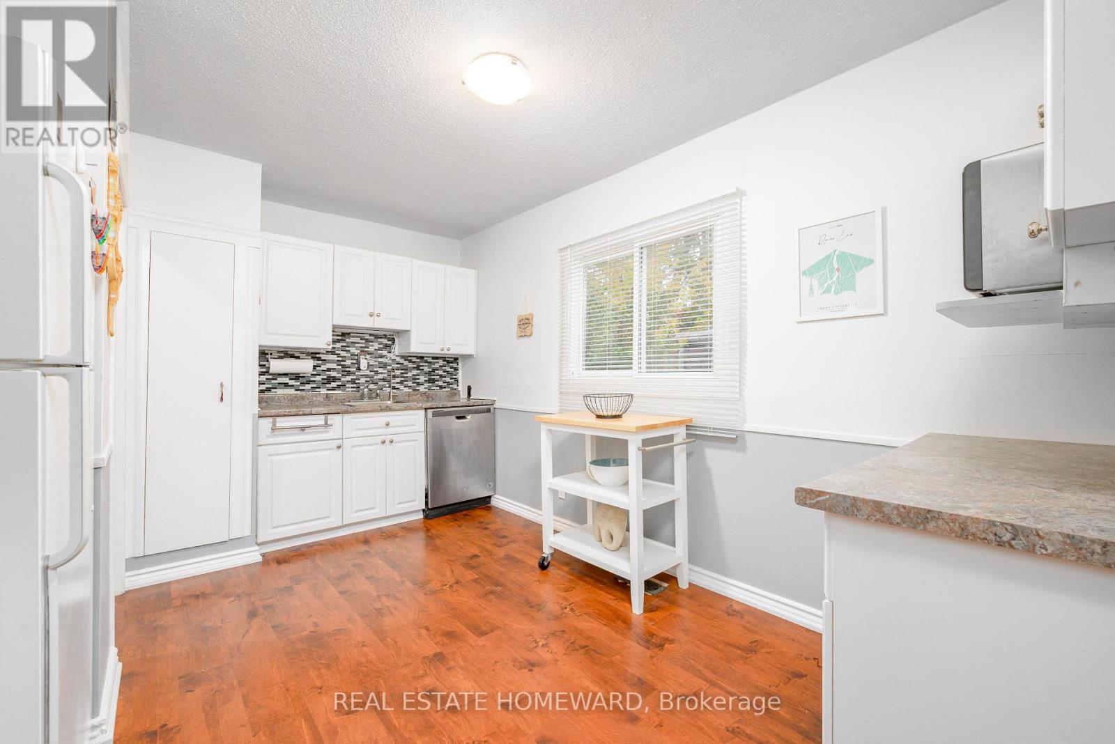 521 O'connell Road, Peterborough (Otonabee Ward 1), Ontario  K9J 4E2 - Photo 6 - X12453415