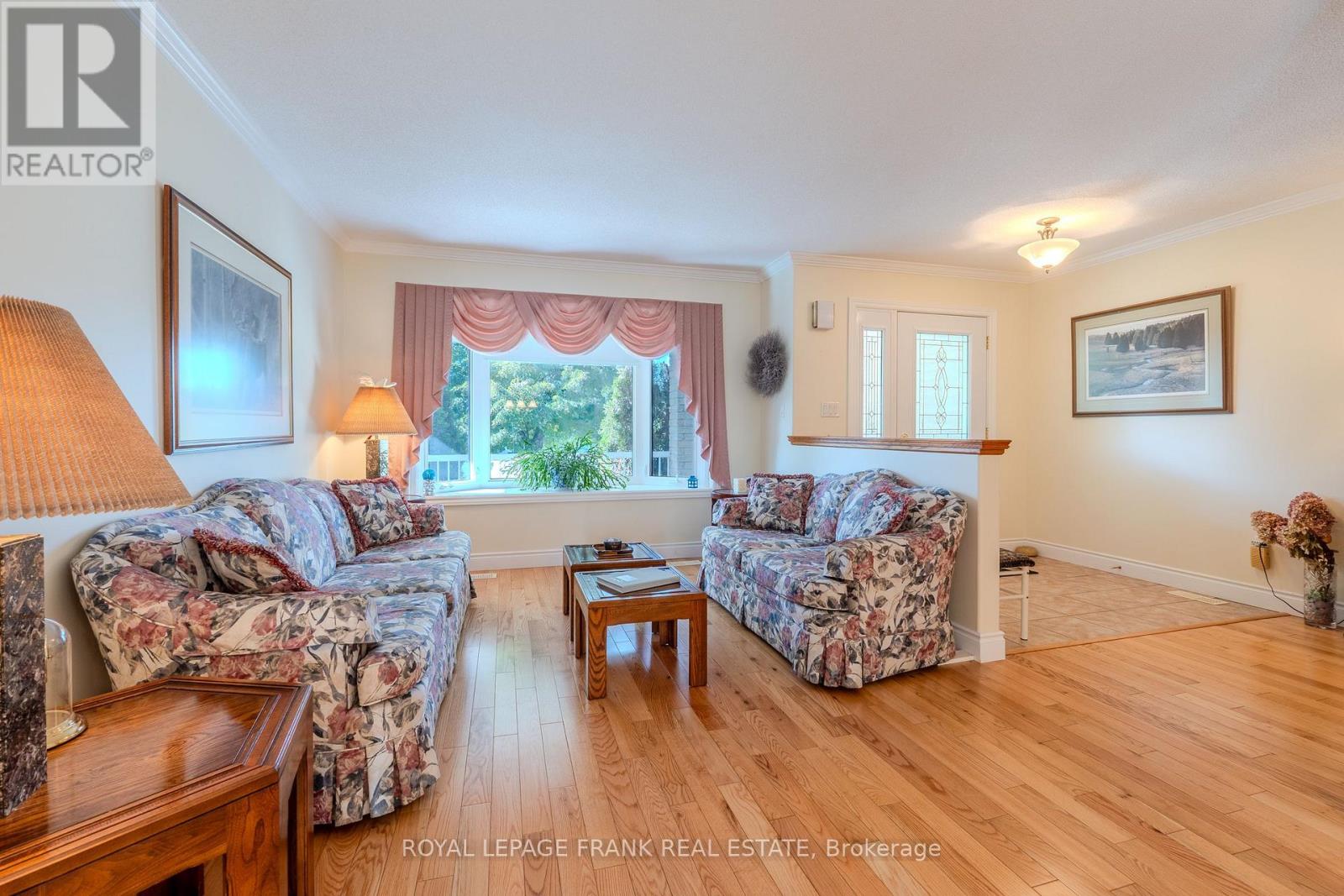 15 Selena Street, Kawartha Lakes (Lindsay), Ontario  K9V 0B5 - Photo 10 - X12453435