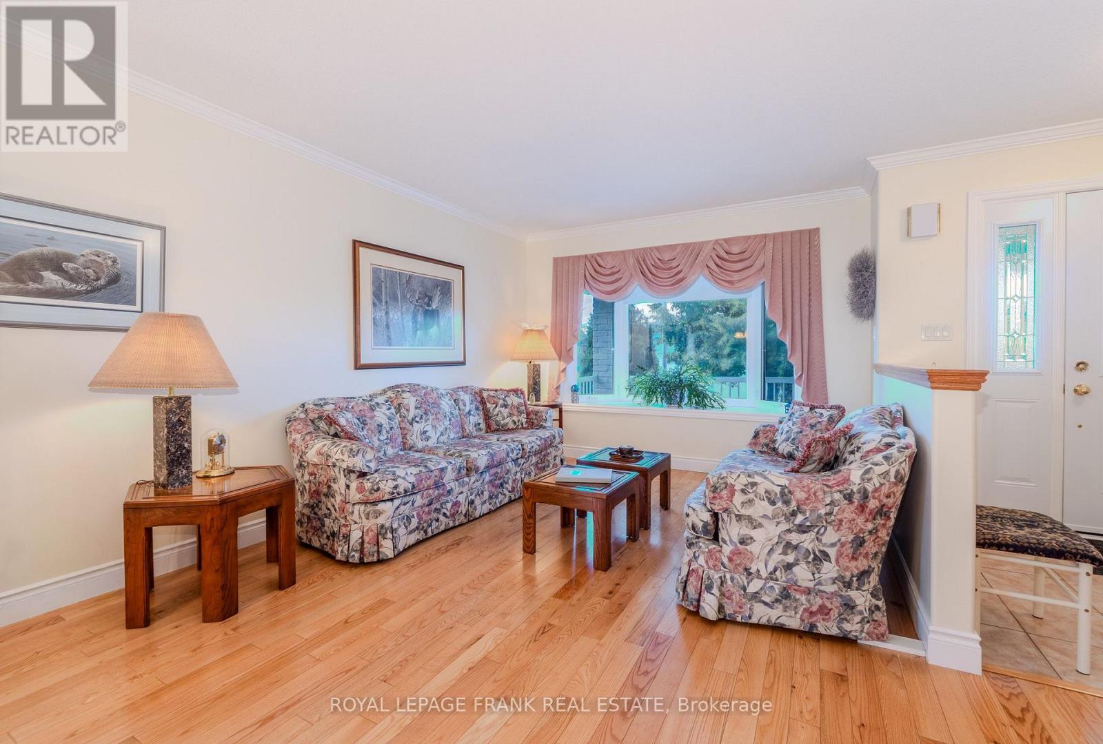 15 Selena Street, Kawartha Lakes (Lindsay), Ontario  K9V 0B5 - Photo 11 - X12453435